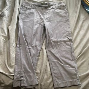 Lee causal stretch capri. Size 12 Med. Grey
